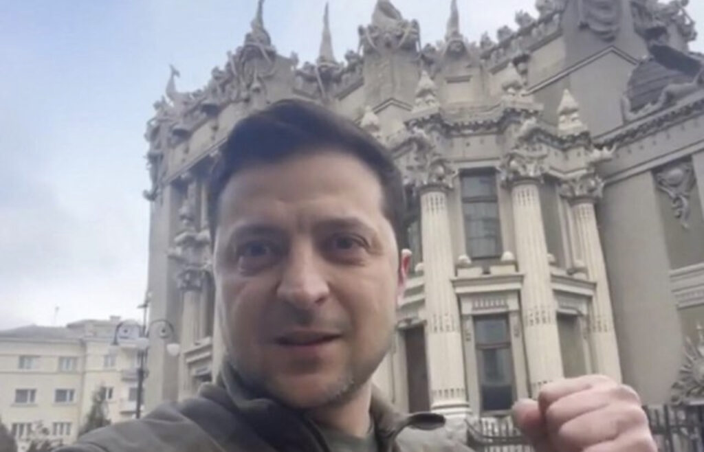 Do te qendroj ketu per te mbrojtur vendìn, Zelenskyy refuzon oferten e SHBA
