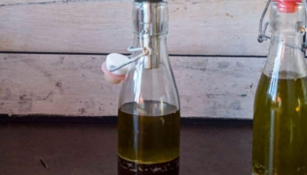Keto dy gjera duhet te vini re tek vaji i ullirit per te pare se eshte 100% i paster sipas mjekut te njohur