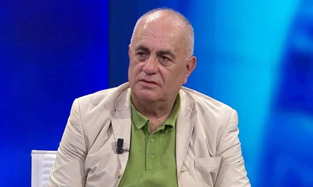 Artan Fuga per Parashqevi Simakun : Zonja që jeton me ndihma, dhe spektakli ynë mizor