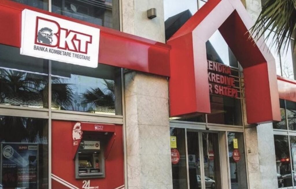 Thyhet sistemi i sigurisë në BKT/ Qytetarëve u vidhen paratë nga kartat